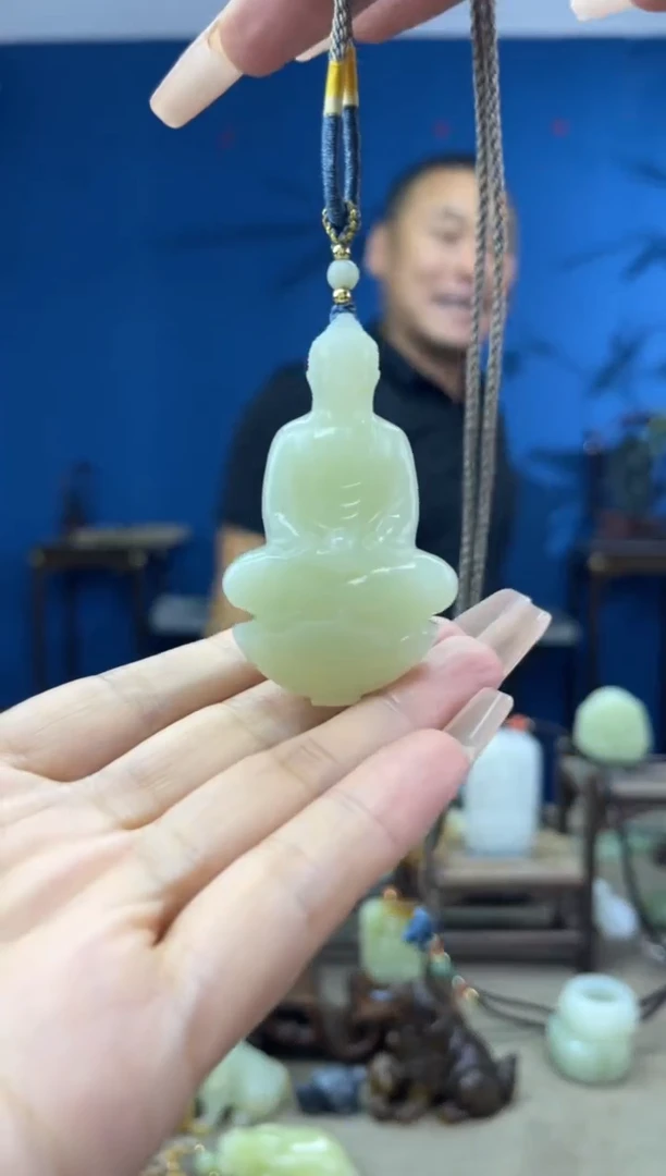 和田玉未镶嵌颈饰1