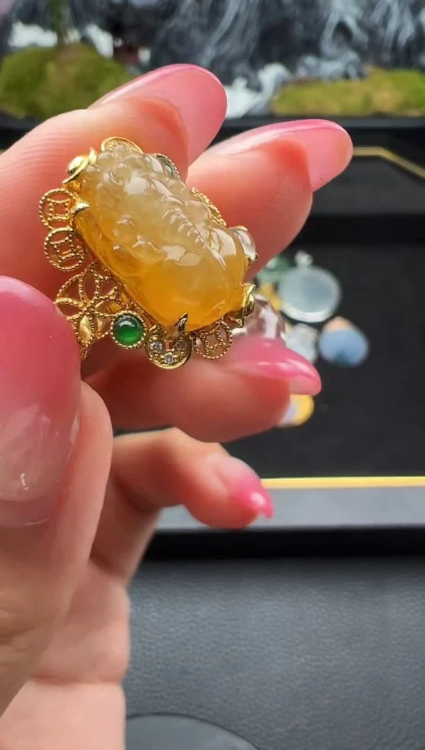 18K金镶嵌戒指翡翠勿拍