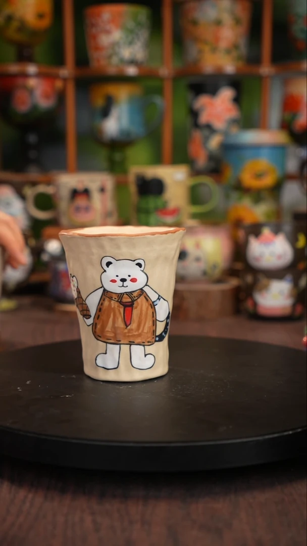 釉下手绘陶瓷杯子