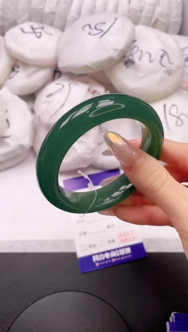 【闪购商品】石英质玉手镯未镶嵌26K108-56