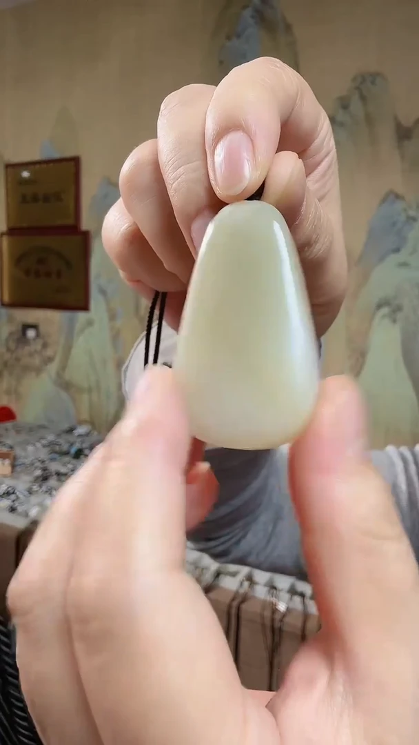 颈饰未镶嵌和田玉.