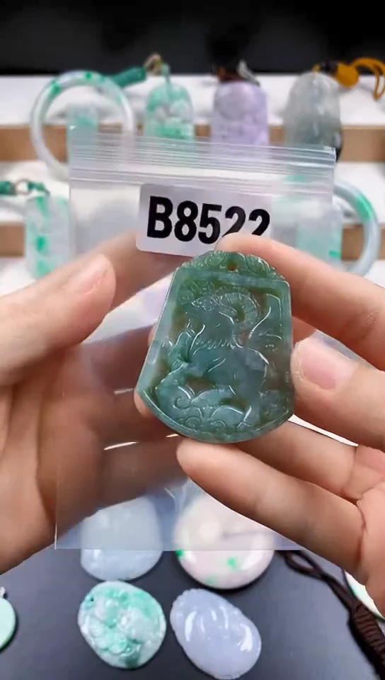 颈饰未镶嵌翡翠天然翡翠吊坠挂件
