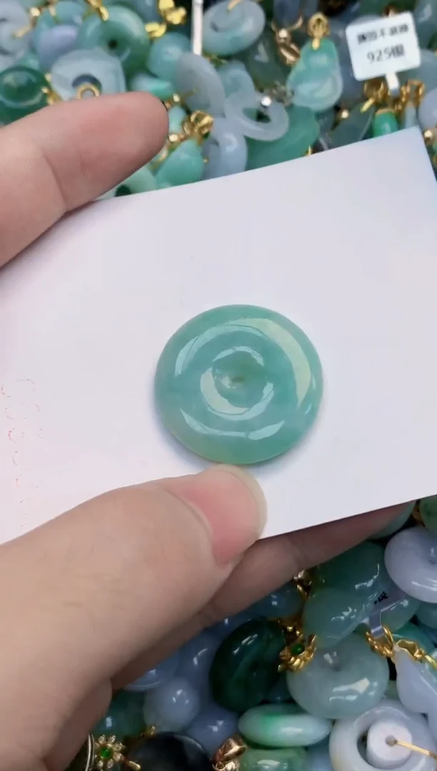 翡翠未镶嵌吊坠(不含链)1