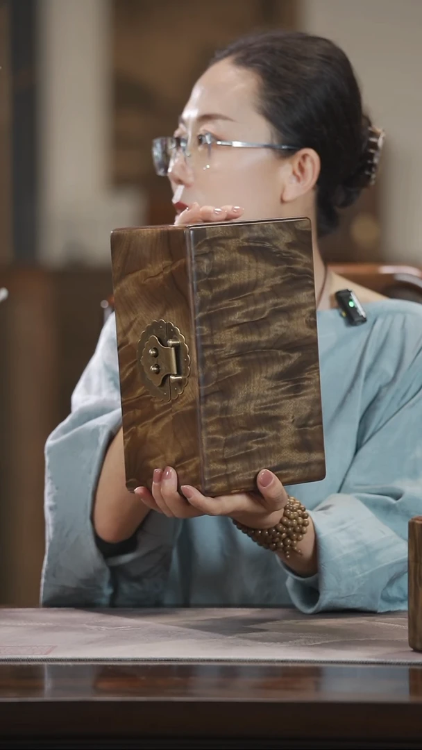 金丝楠851云彩纹一木一首饰盒