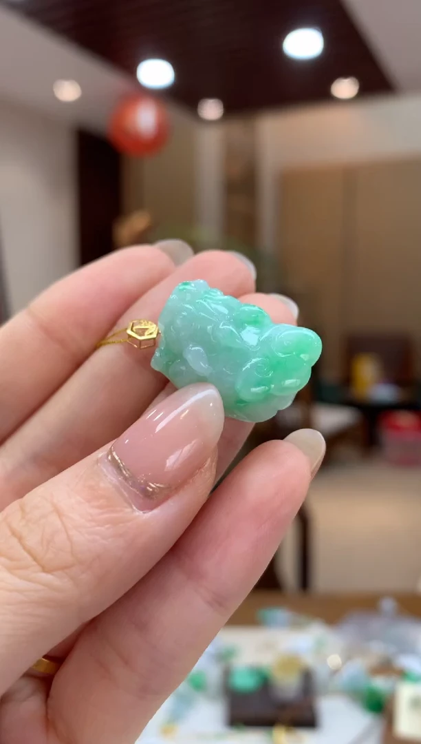 吊坠(不含链)18K金镶嵌翡翠貔貅