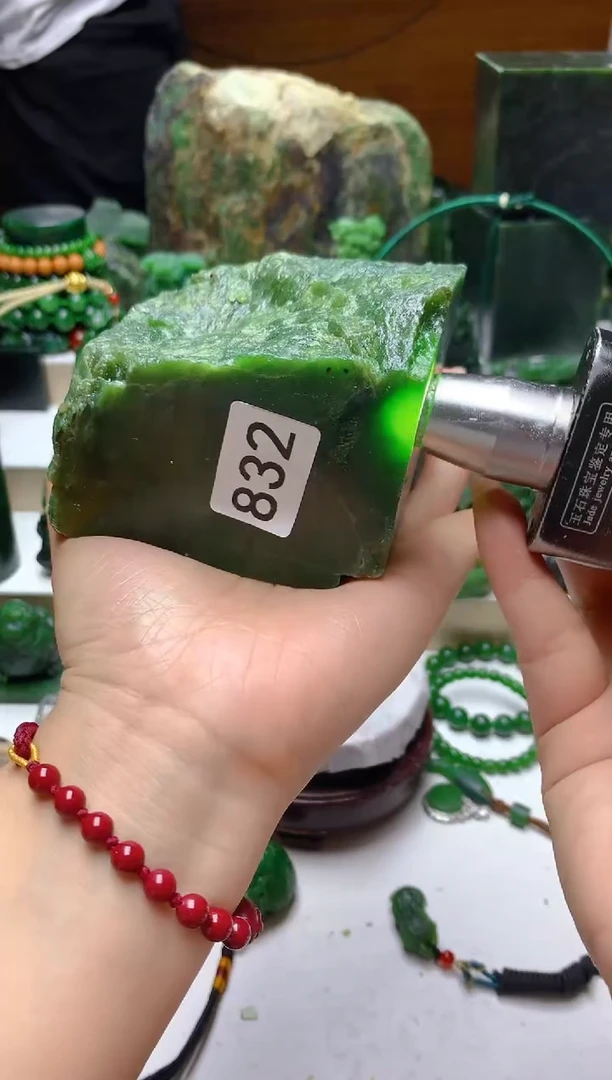 未镶嵌和田玉（碧玉）珠宝半成品1
