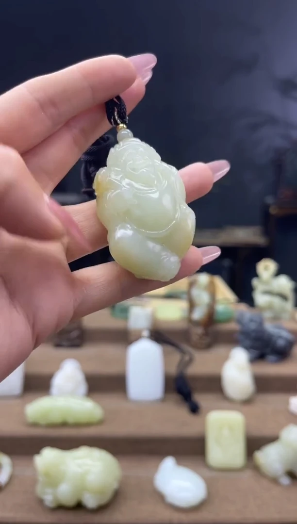 颈饰未镶嵌和田玉1