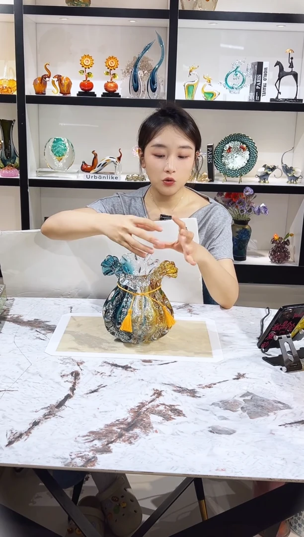 琉璃钱袋造型花瓶