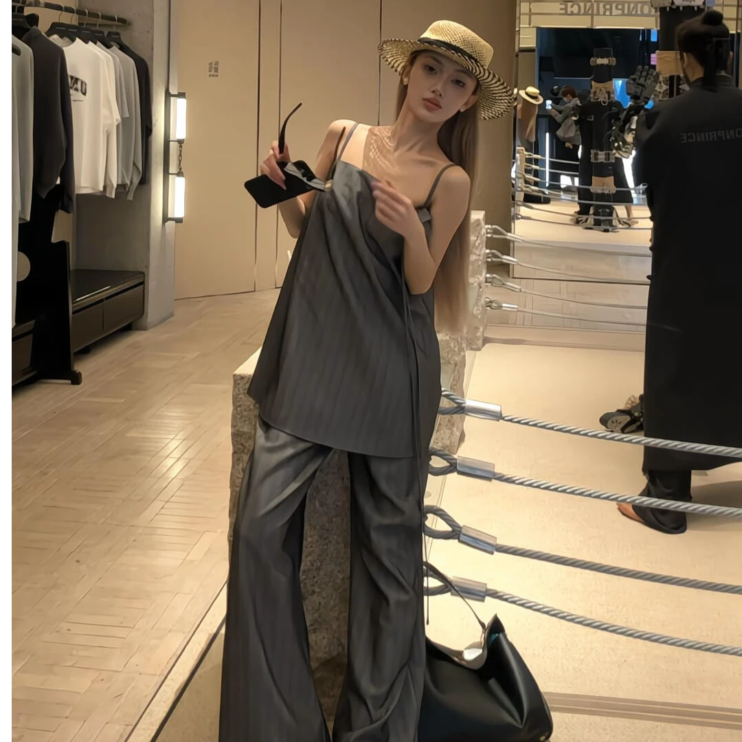 显瘦灰色条纹吊带上衣搭配长裤套装慵懒风减龄尚休闲直筒夏季薄款