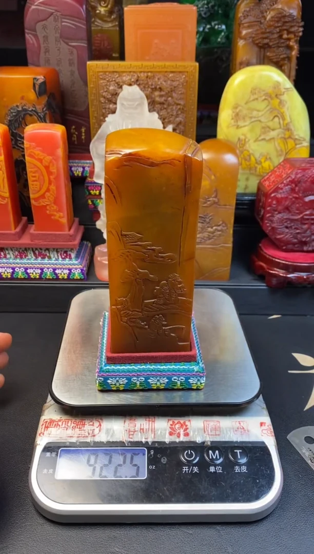 寿山石印石田黄薄意大方章 1