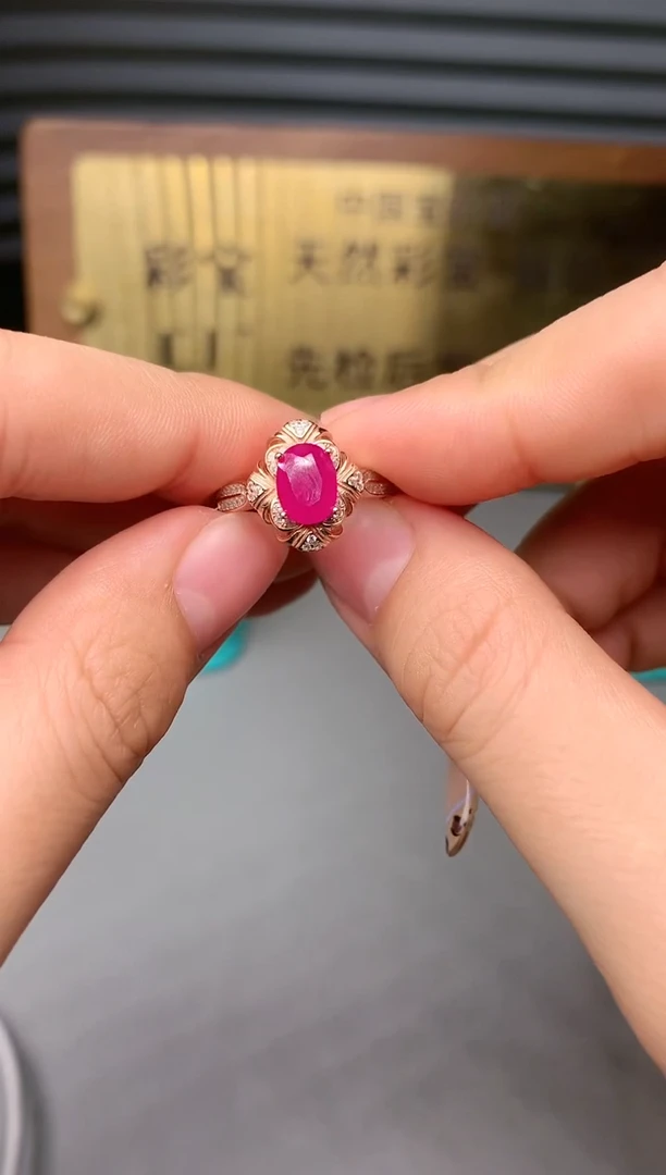 【闪购商品】红宝石戒指银S925镶嵌........