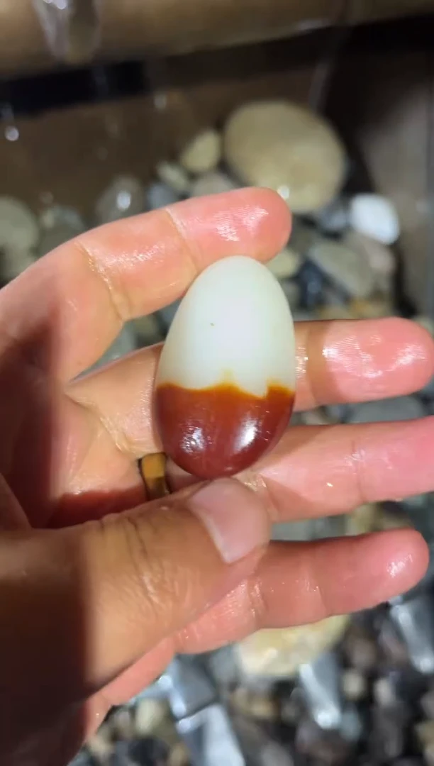 颈饰未镶嵌和田玉（糖玉）1