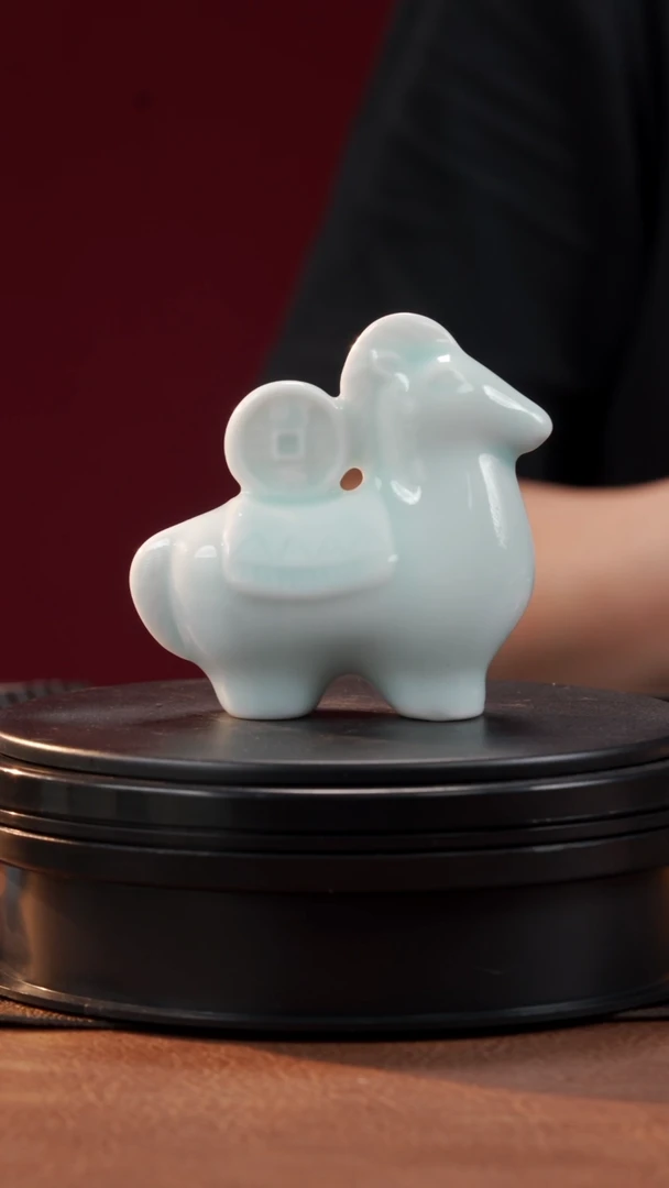 马上有钱---何白就是中国白---