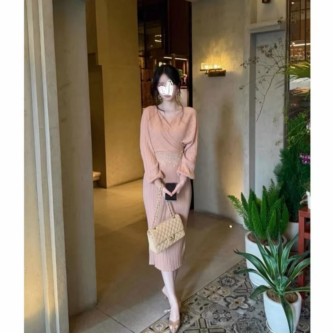 温柔与优雅 收腰显瘦包臀性感显白蝙蝠袖系带针织连衣裙