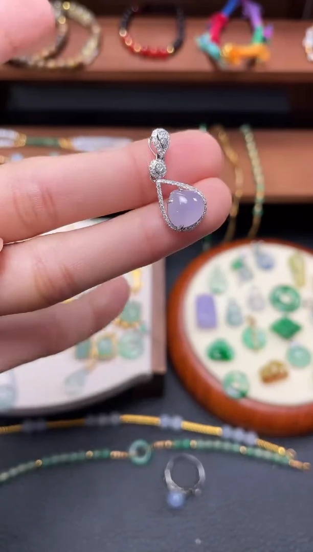 【闪购商品】翡翠吊坠(不含链)18K金镶嵌一个  JK650