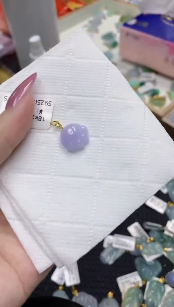 翡翠18K金镶嵌颈饰111111111