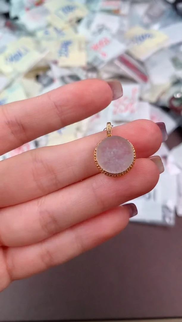 翡翠挂件18K金镶嵌一