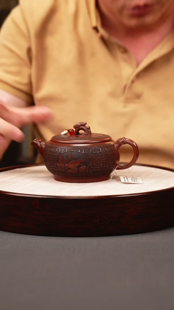 茶壶紫砂龙血砂 玉兔呈祥 刻绘