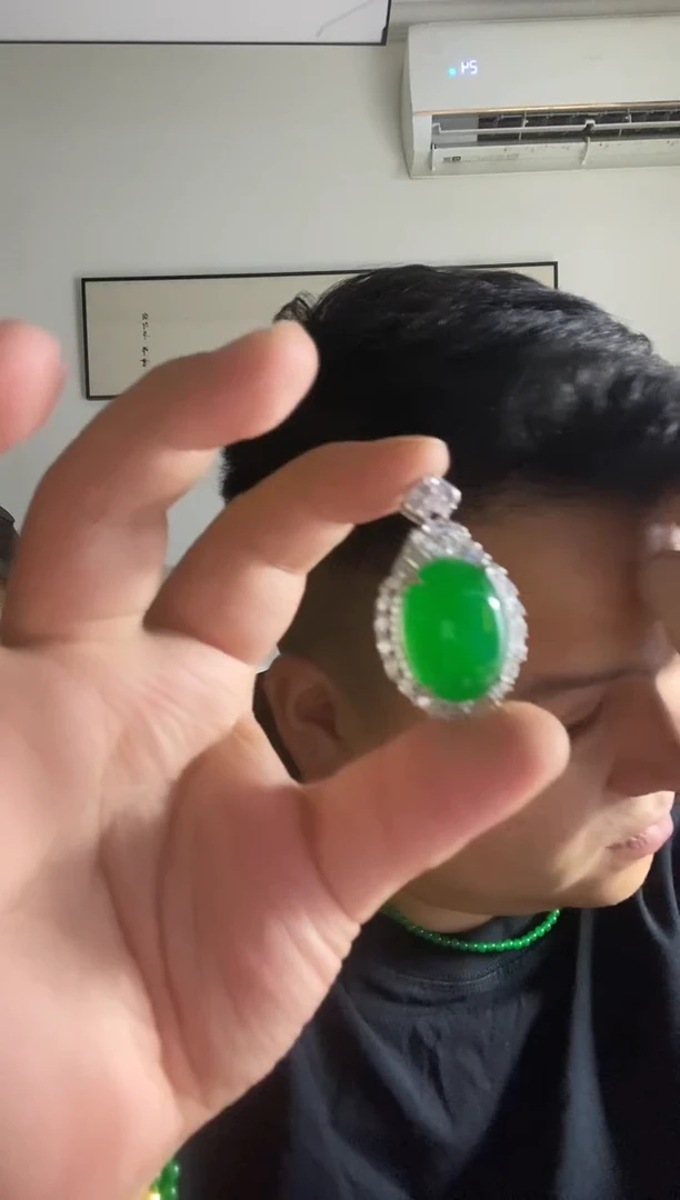 翡翠未镶嵌颈饰247蛋面