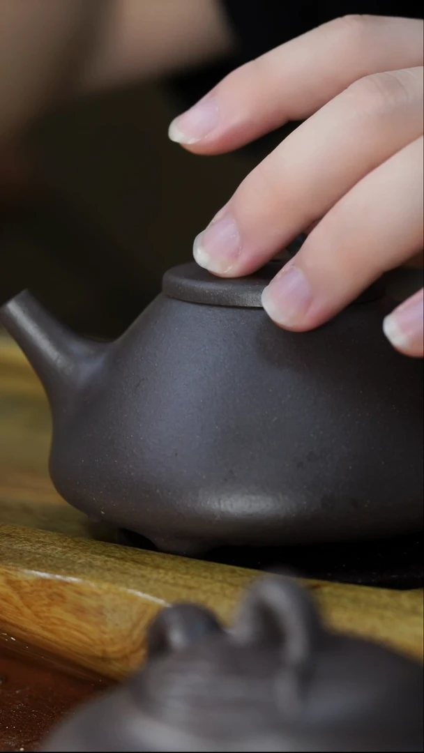 工堂直营精工半手紫砂壶