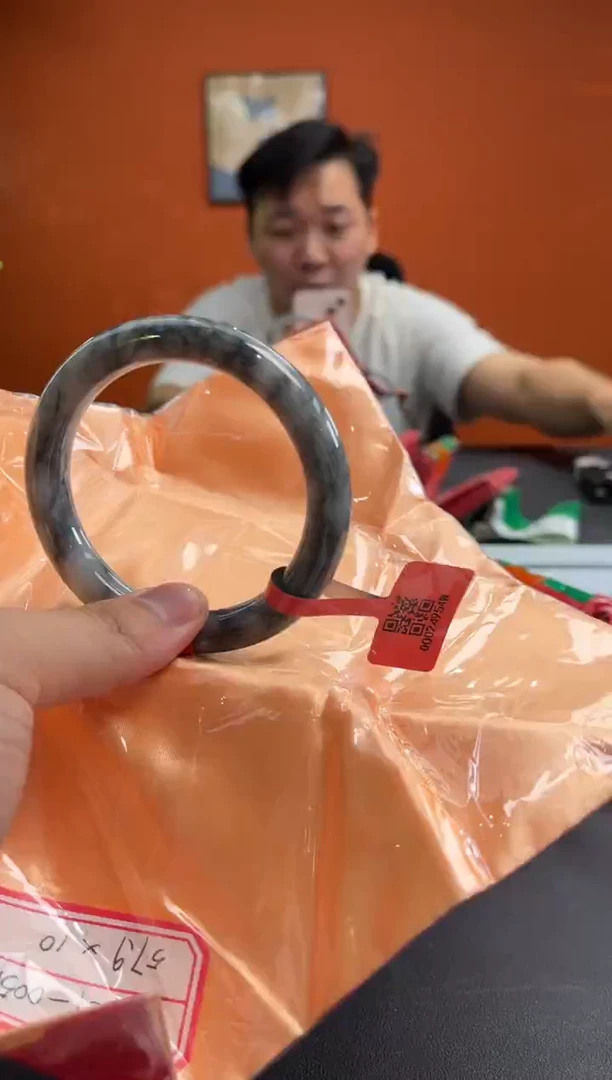 未镶嵌手镯翡翠57