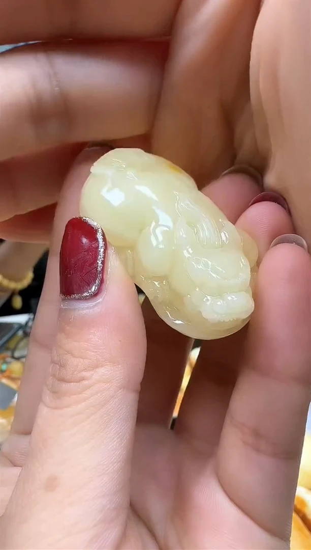 【闪购商品】琥珀裸石未镶嵌挂坠