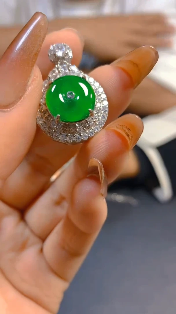 【闪购商品】翡翠吊坠(赠链)未镶嵌0732965080多样性发一