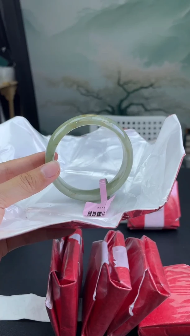 翡翠手镯未镶嵌3翡翠手镯（微瑕）