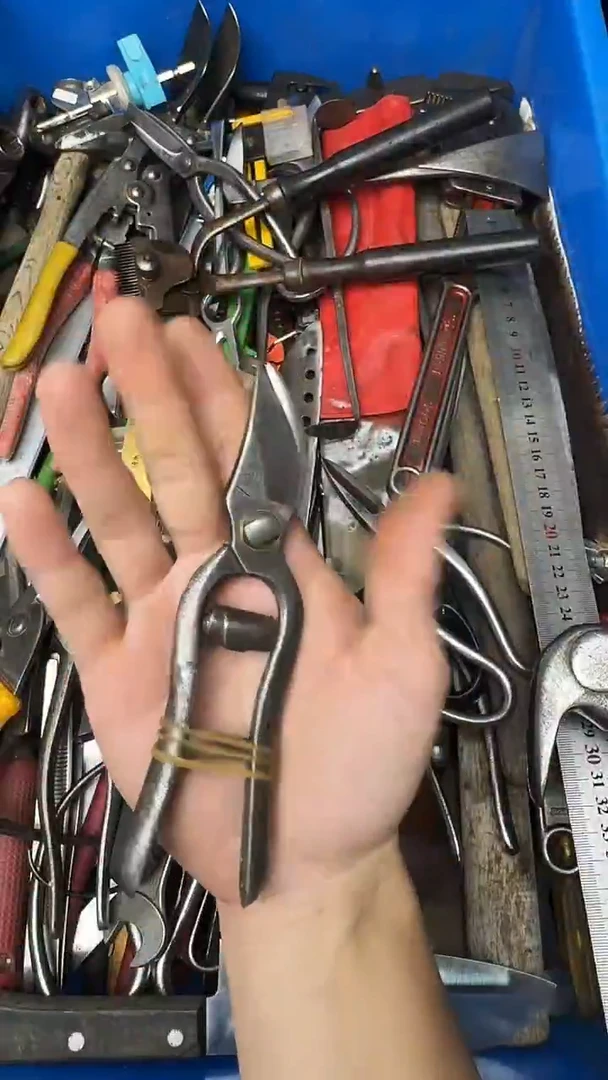 集****馆五金工具钳子剪子等39