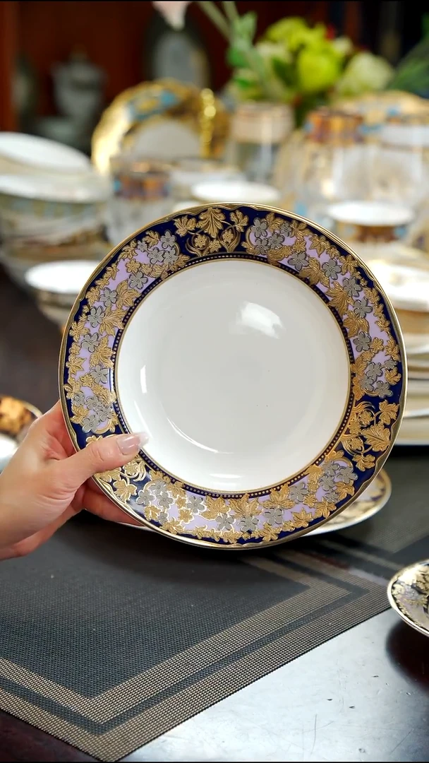 瓷片8.5英寸草帽盘1个