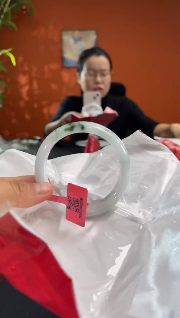 未镶嵌手镯翡翠57