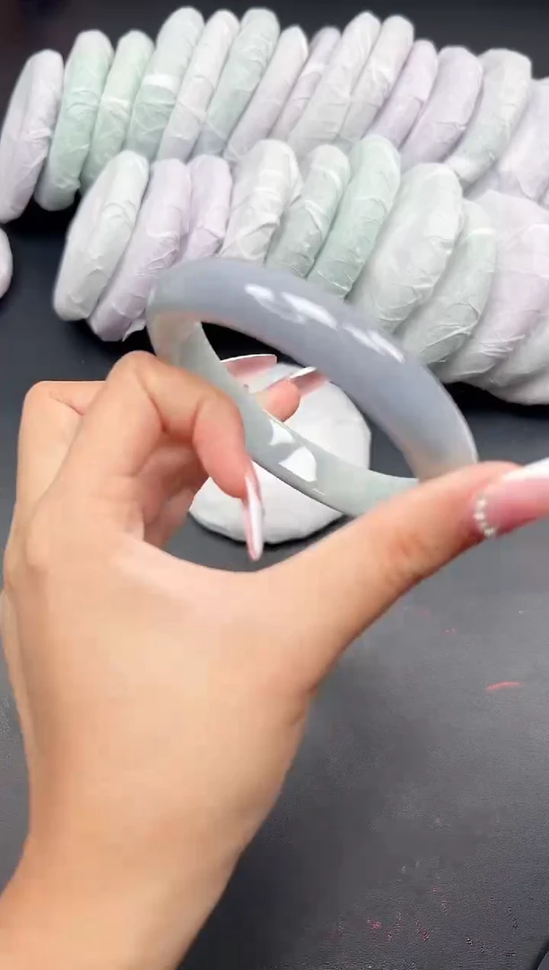 精品手镯，一物一拍J-062