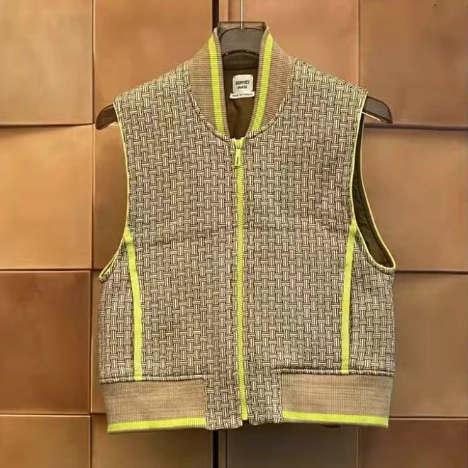 未使用 Hermes/爱马仕 卡其色满Logo马甲棉服
