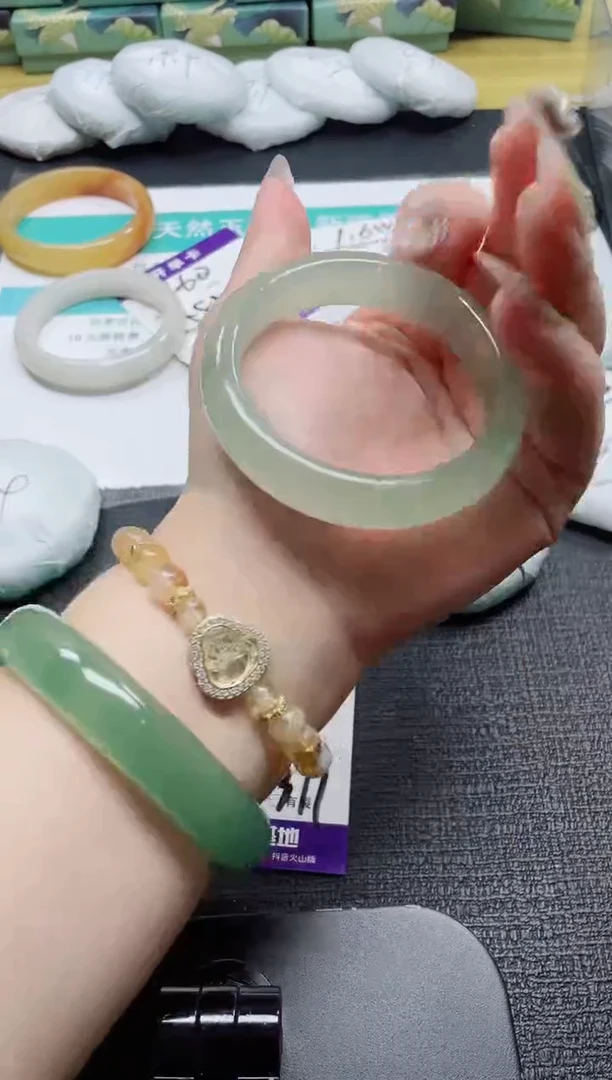 未镶嵌手镯石英质玉261-56