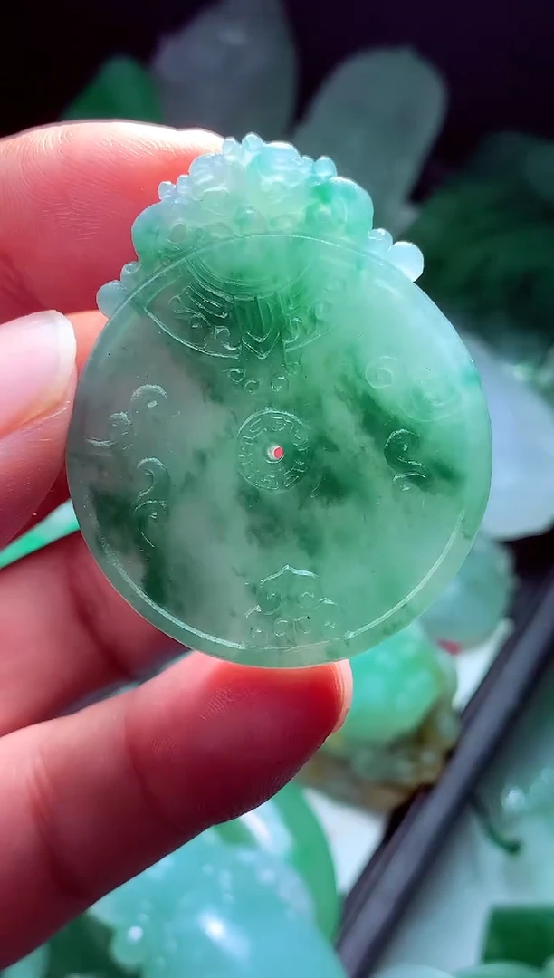 未镶嵌定制翡翠胡**?翡翠毛货定制