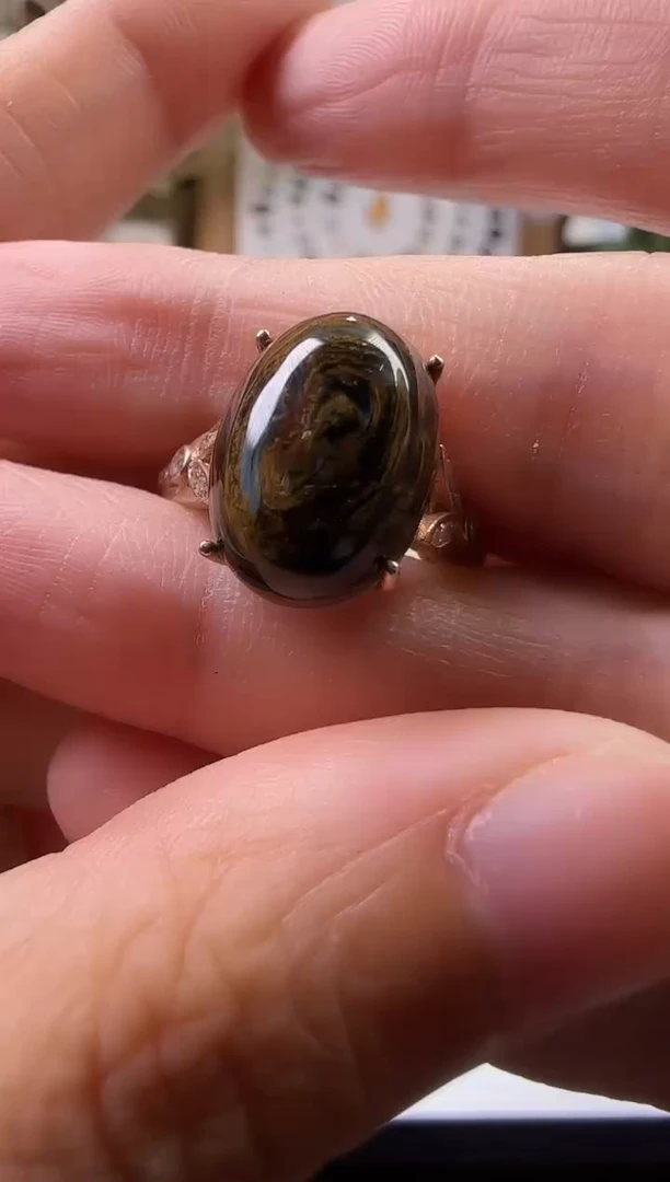 天然辰砂彼得石戒指