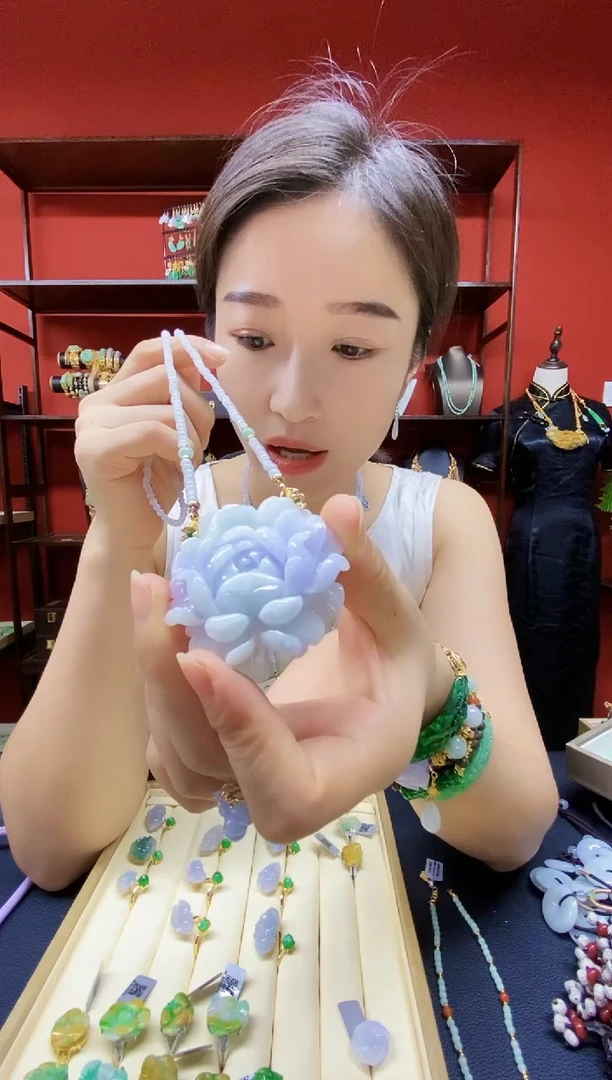 颈饰未镶嵌翡翠吊坠