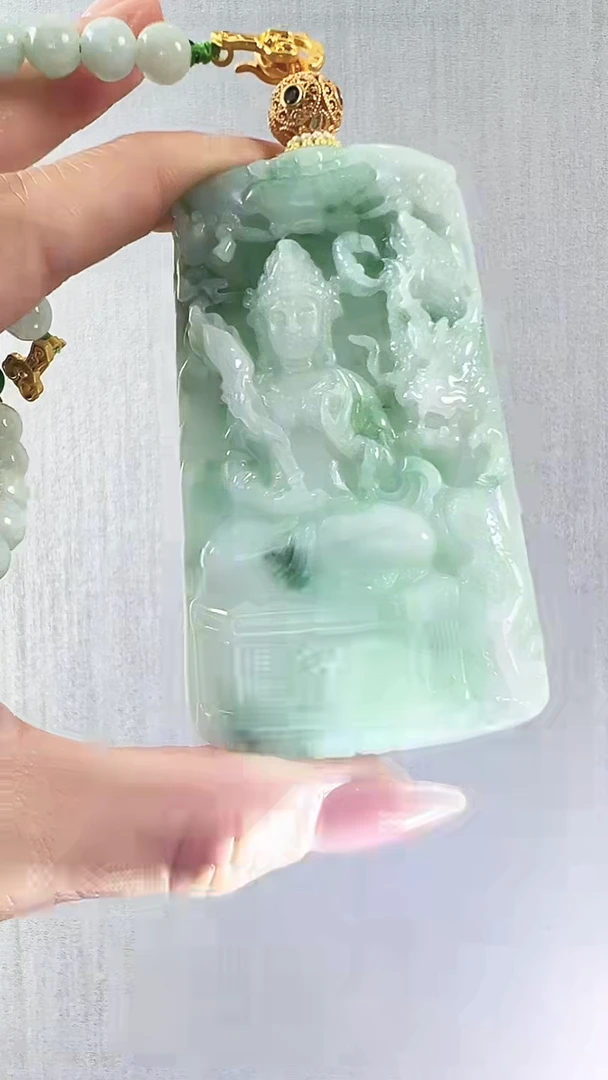 颈饰未镶嵌翡翠观音