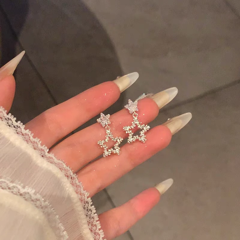 高级感爆闪锆石星星耳钉女2025新款轻奢气质耳环独特小众精致耳饰