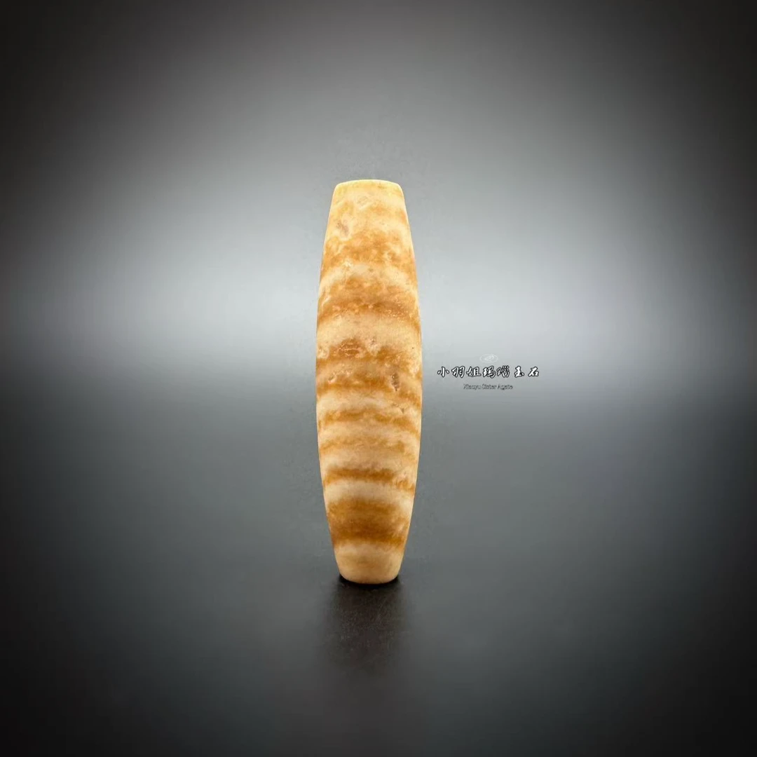 天然熔岩缠丝玛瑙勒子 尺寸 54.7*14.8