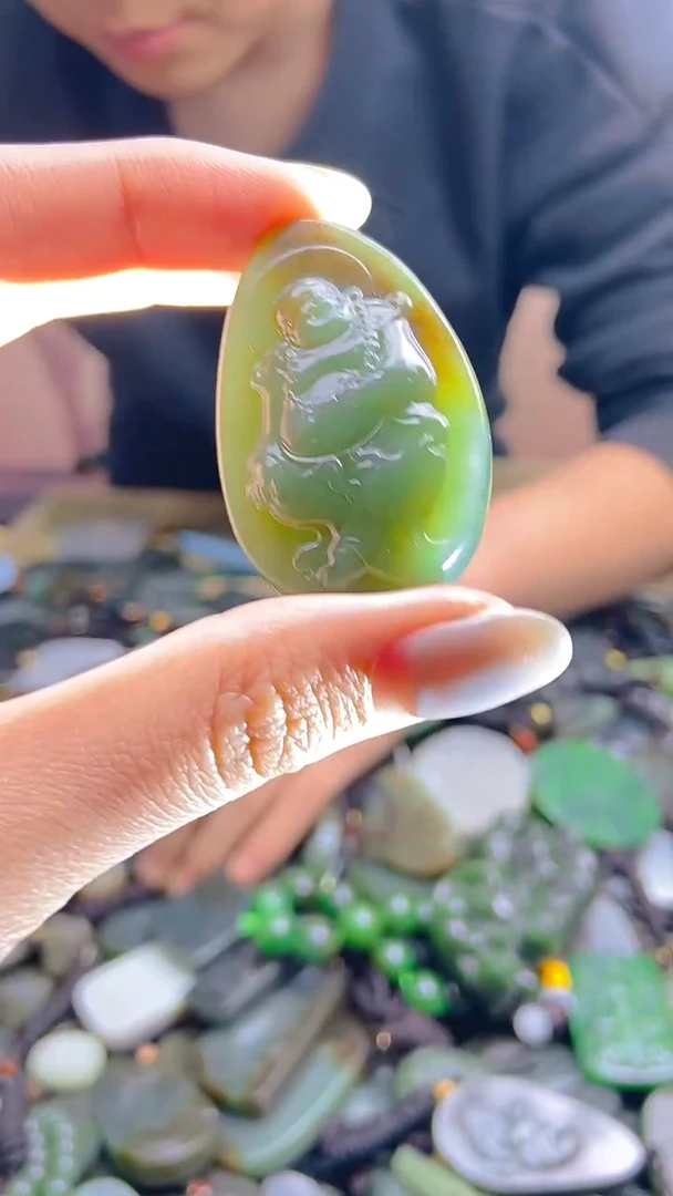 颈饰未镶嵌和田玉1