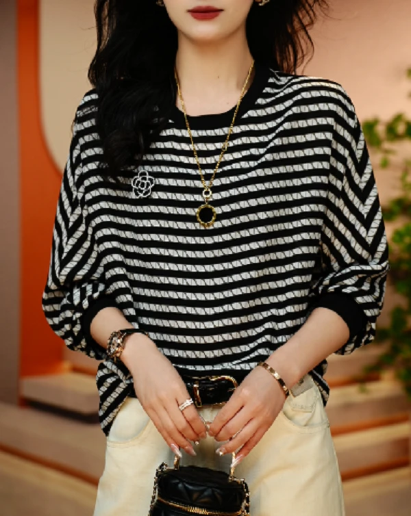 新款优雅极简风减龄轻奢时尚百搭气质圆领上衣