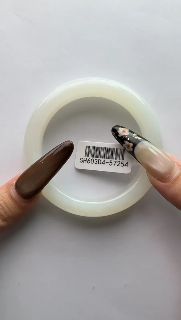 未镶嵌手镯和田玉54