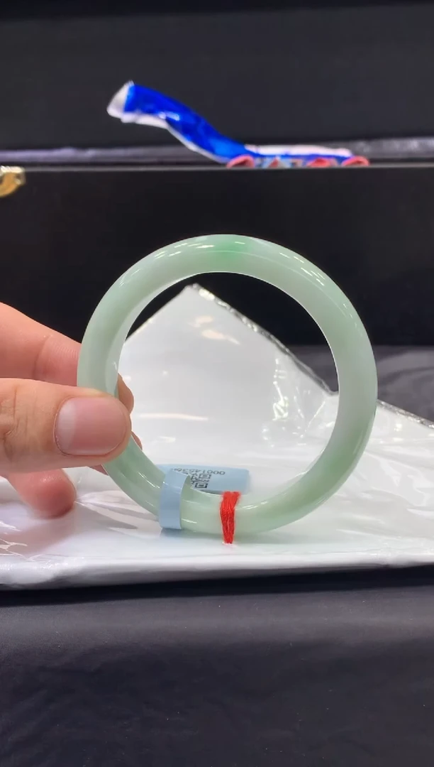 未镶嵌手镯翡翠翡翠手镯