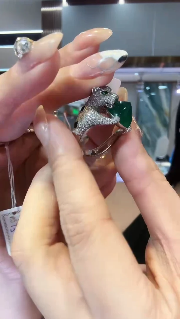18K金镶嵌戒指祖母绿6.59ct