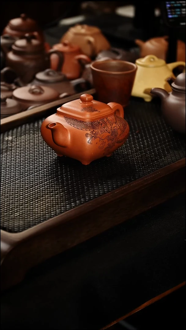 茶壶紫砂传炉 刻龙