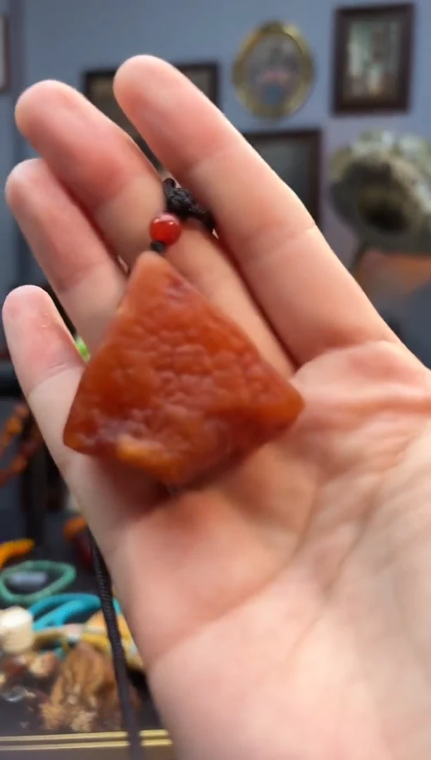 琥珀颈饰未镶嵌吊坠