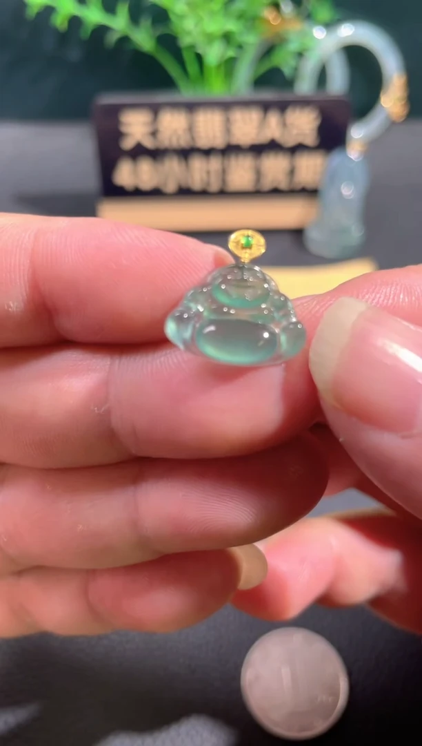 翡翠18K金镶嵌颈饰翡翠