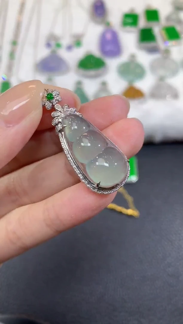 吊坠(不含链)18K金镶嵌翡翠A22