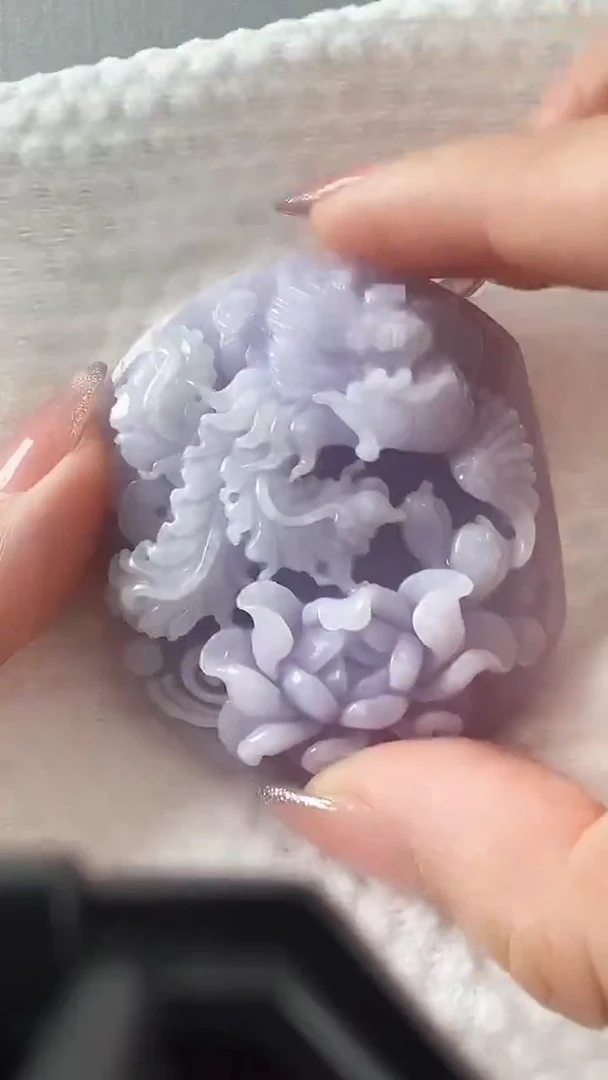 颈饰未镶嵌翡翠凤穿牡丹